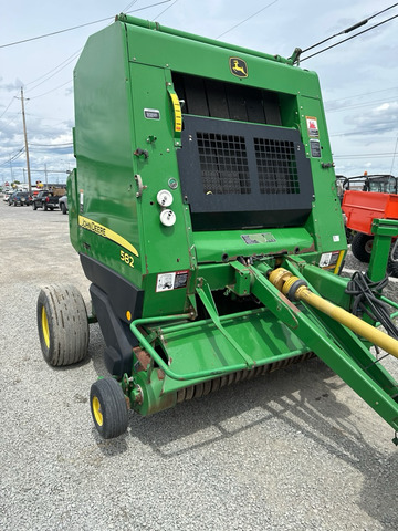 Presse à balle John Deere 582S