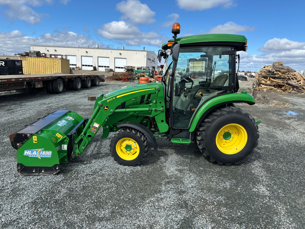 Tracteur John Deere 3046R